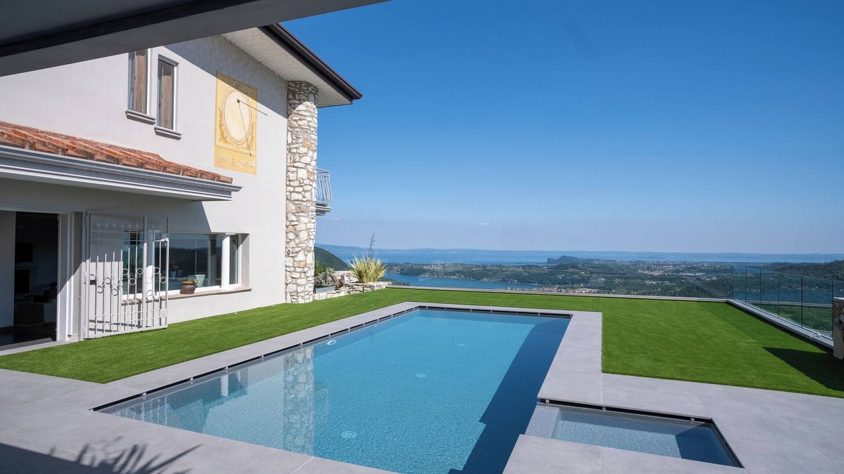 Villanuova sul Clisi Villa | VILLA BELLAVISTA - private Pool Garda Lake view