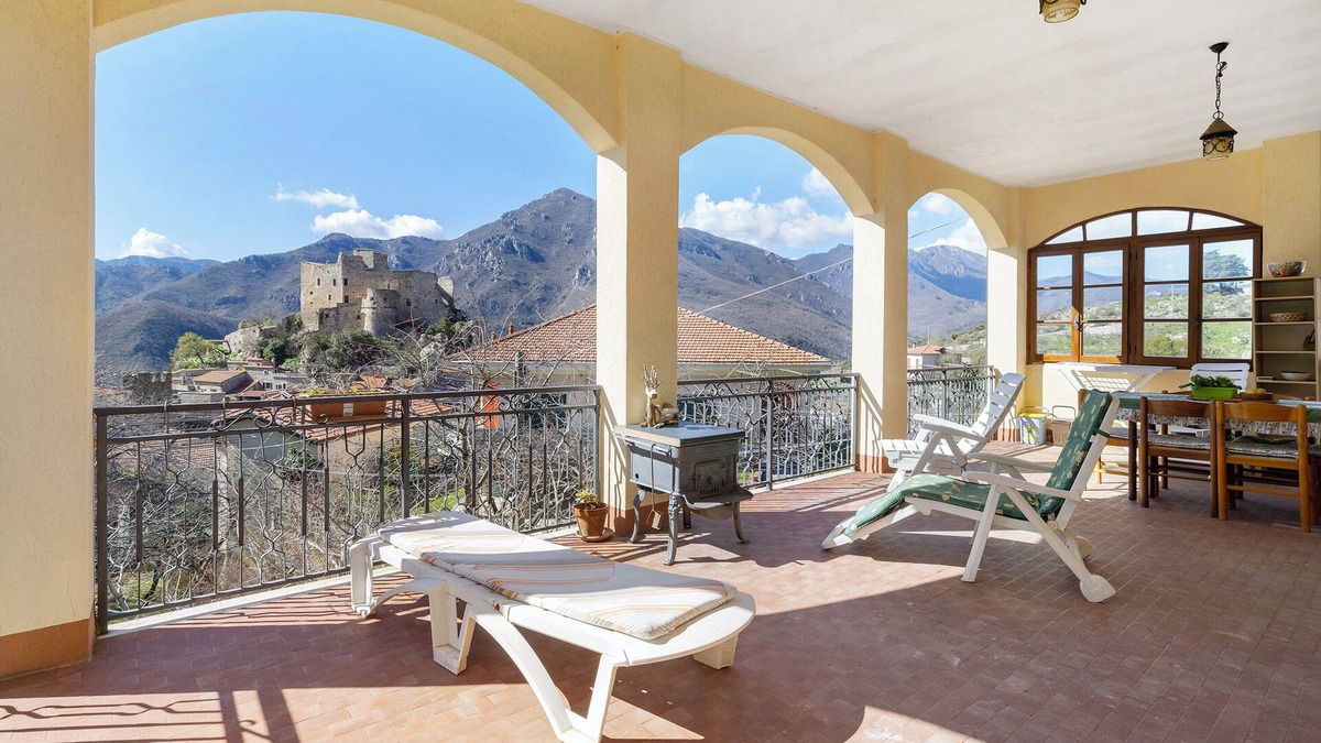 Castelvecchio di Rocca Barbena Apartment | Apartment 'Panorama Medievale' with Mountain View, Private Terrace and Wi-Fi