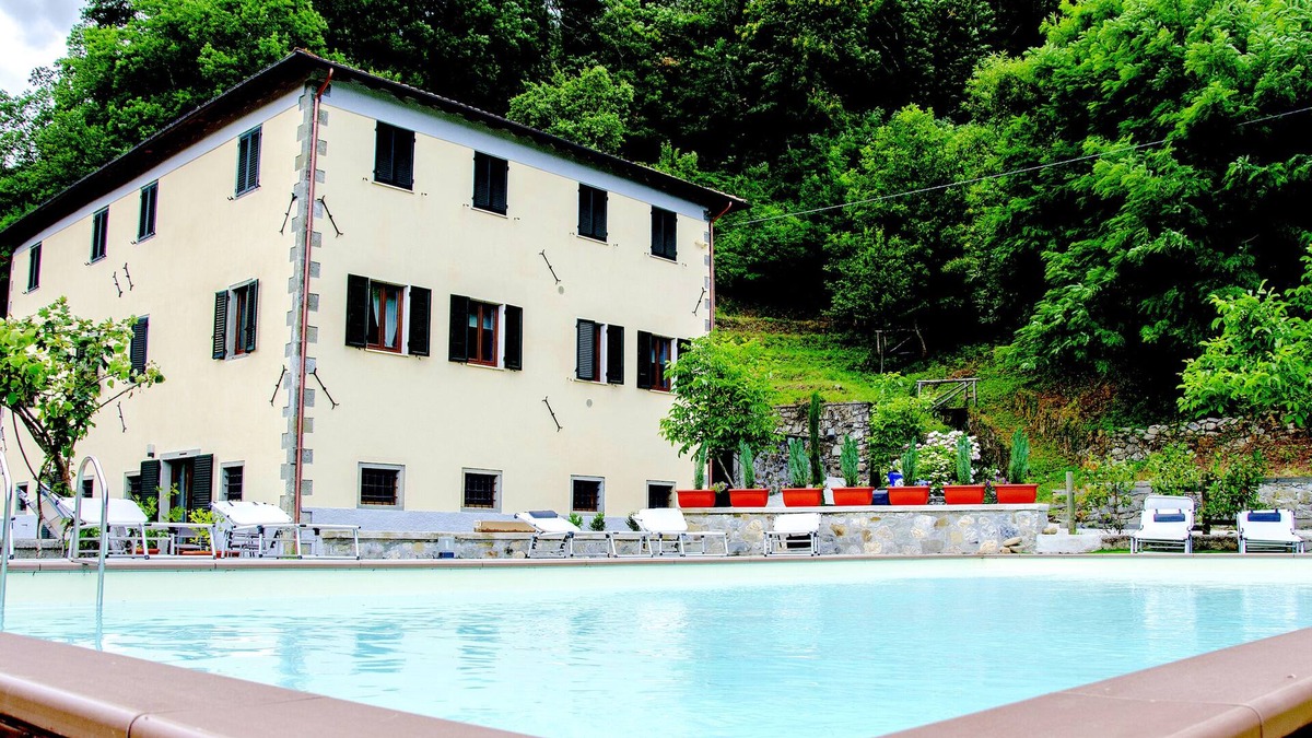 Castiglione di Garfagnana Apartment | Tosca. Beautiful apartment in Tuscany Villa with swimming pool