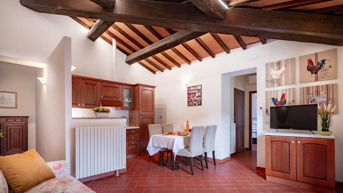 Casellina Apartment | Jasmine in typical Florentine style