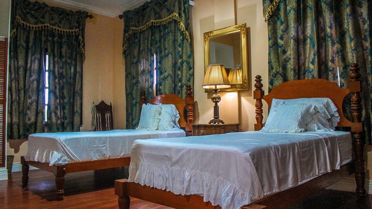 Malitbog House | It is a perfect place from which to explore the Sogod Bay's rich dive sites.