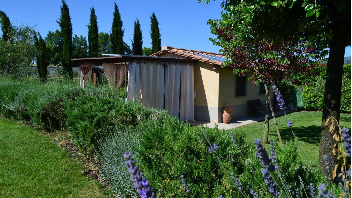 Alberoro Other | romantic cottage with pool