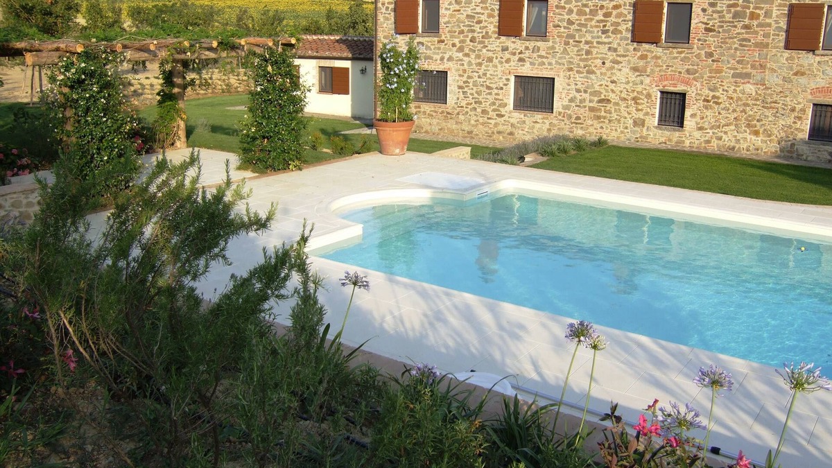 Monte San Savino Villa | Beautiful Tuscan Country Villa - Pool - Pizza Oven - Gourmet Kitchen