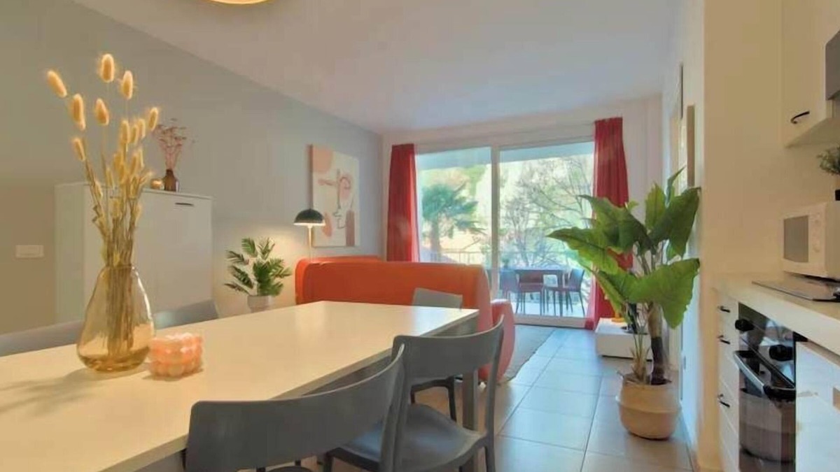 Maccagno Apartment | Italian Lakes 3 bedroom rental with pool