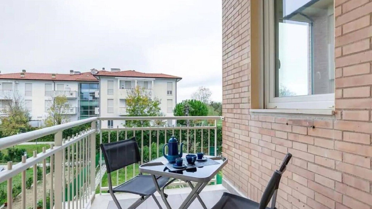 Calambrone Apartment | "Orchidea" Holiday Home with Beach and Pool in Pisa