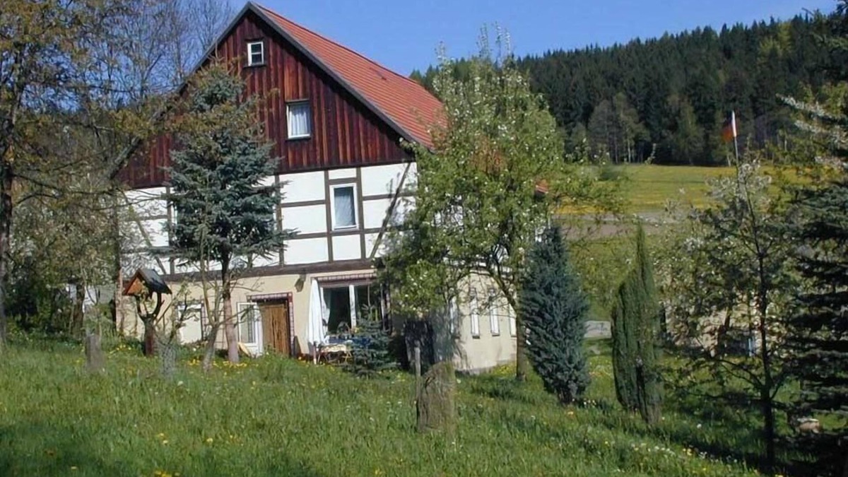Waschleithe Apartment | It offers rural peace and many attractions in the village