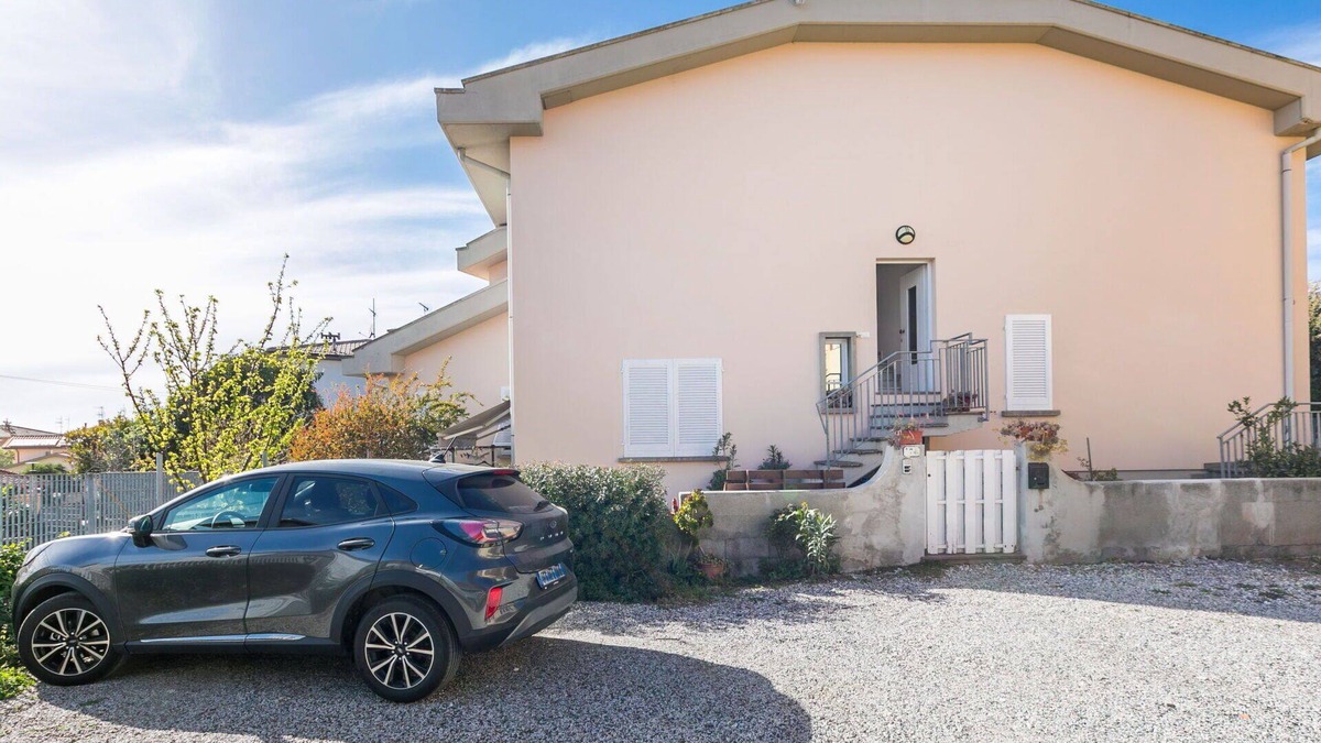 Rosignano Solvay Apartment | Nice apartment for 3 people with WIFI, A/C, TV, patio, pets allowed and parking