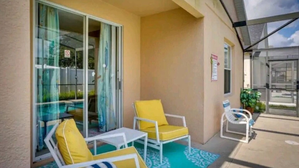 Sunset Ridge House | It's a lifestyle: so enjoy it in this Spacious 2 en-suite heated pool & spa home