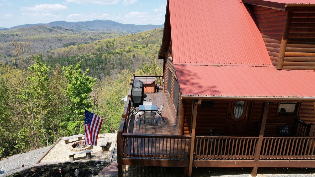 Ridgeline Vistas Cabin | It's All About The View! 3 Bedrm/3 Bath Cabin Blue Ridge GA, Mineral Bluff GA