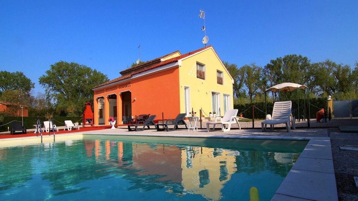 Codevigo Villa | Venetian Villa with Pool and Sauna