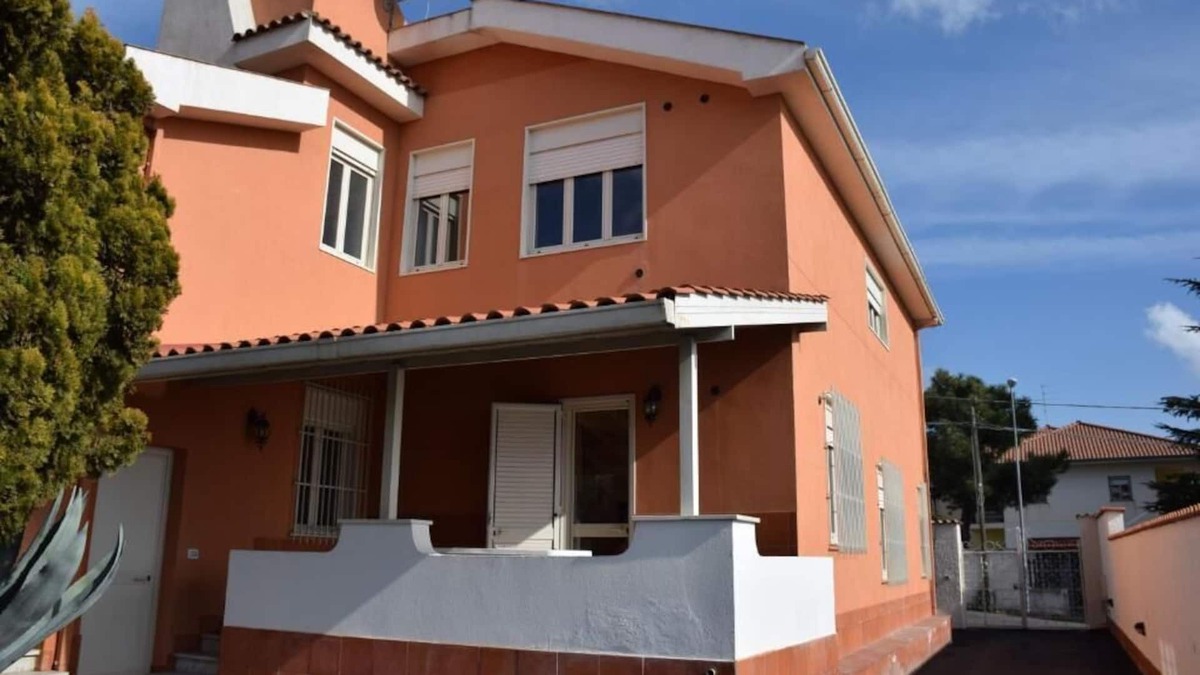 Villaggio del Pino-Le Ginestre House | Villa Cinzia - Appartamento con Terrazza