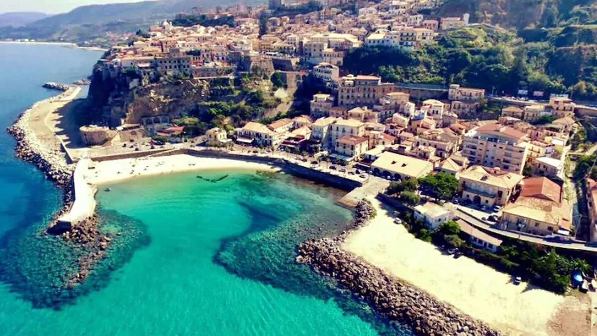 Pizzo Apartment | Italian charm, modern elegance in Pizzo