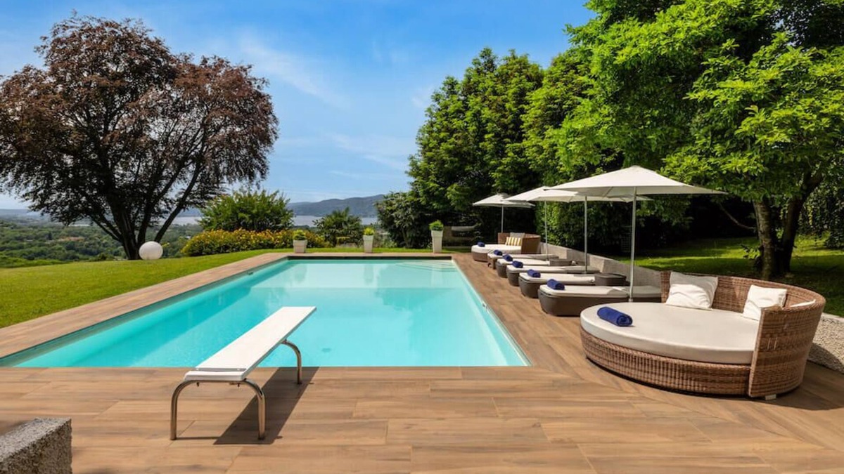 Besozzo Villa | Italian Lakes villa with heated pool