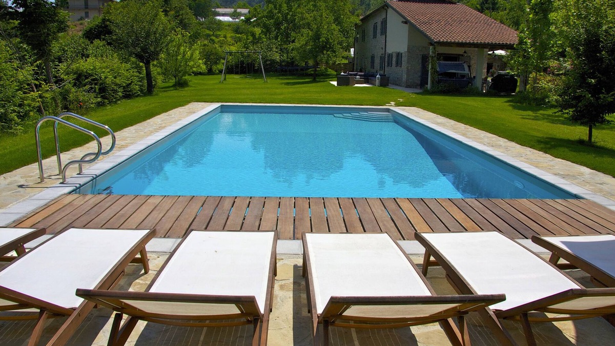 Bubbio Villa | Italian villa, private pool - cycling, hiking, wine tours, slow-food, fast WiFi
