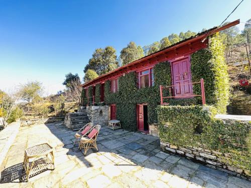 Kaul Cabin | Itmenaan Estate, Binsar Himalayas