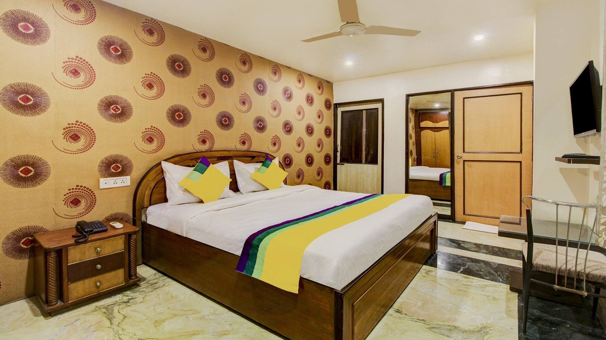 Kalyani Nagar Hotel | Itsy By Treebo - RG Cottage