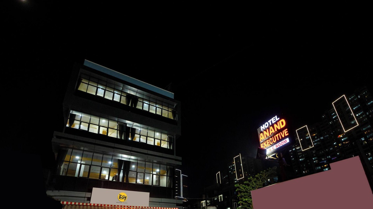 Hadapsar Hotel | Itsy Hotels Anand Executive, Near Amanora