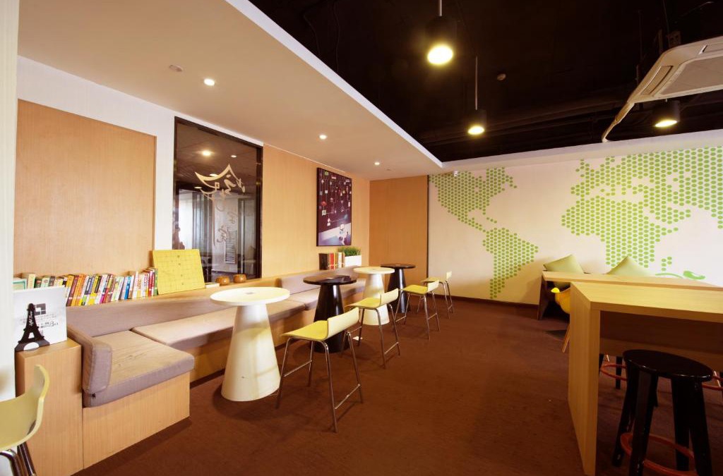 Babu District Hotel | IU Hotel Hezhou Bus Terminal