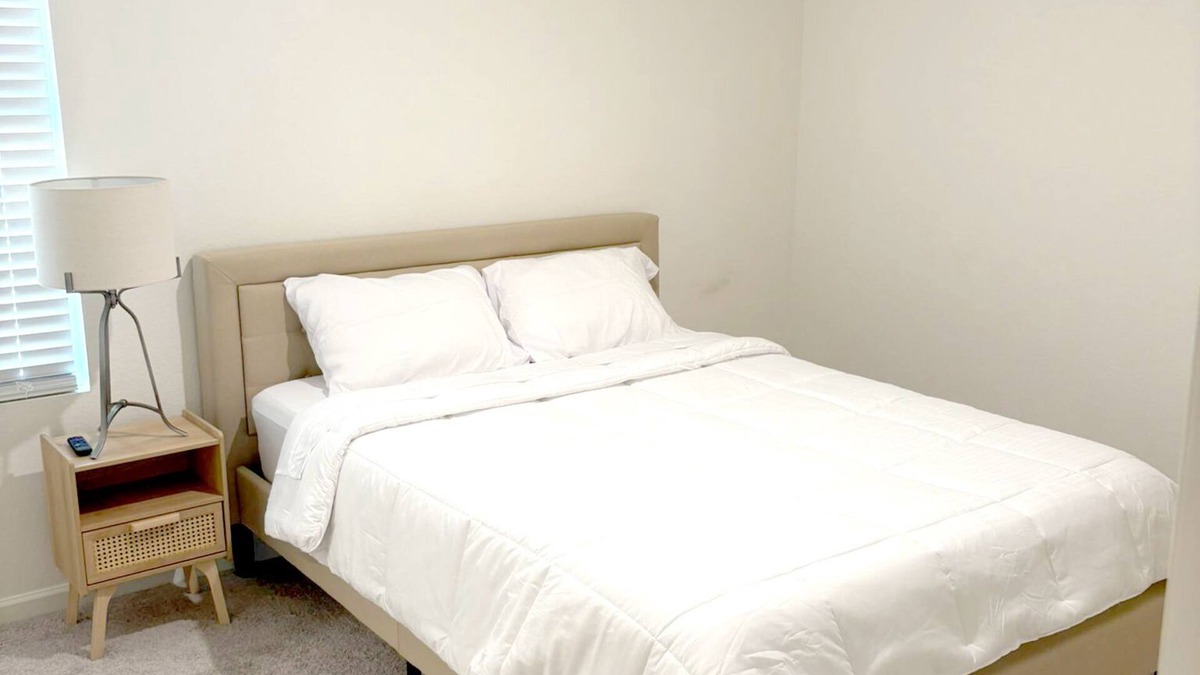Weston House | Ivana Lodge 2-BedRoom 1-BathRoom Retreat