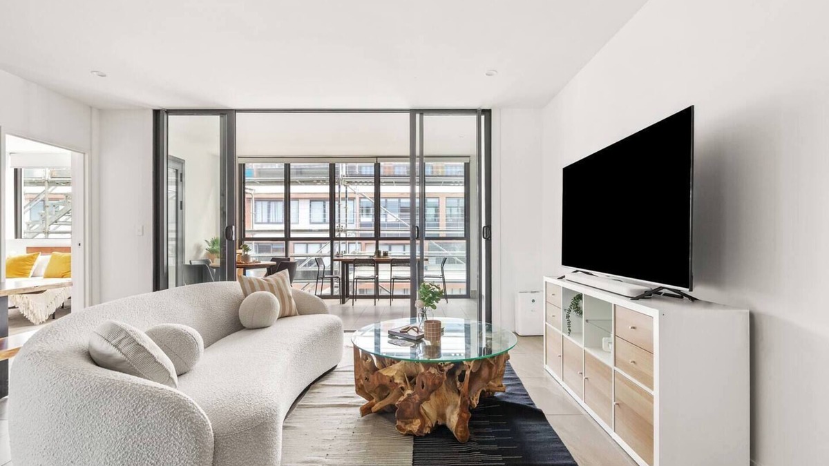 Dee Why Apartment | Ivory Cove Coastal Elegance by the Beach