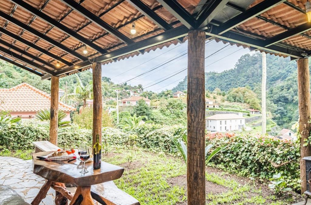 Faial House | Ivy Cottage by Homie