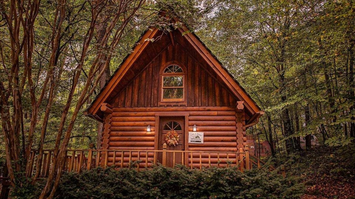 Benton Apartment | Ivy Cottage | Cute Cottage Along The Ocoee River