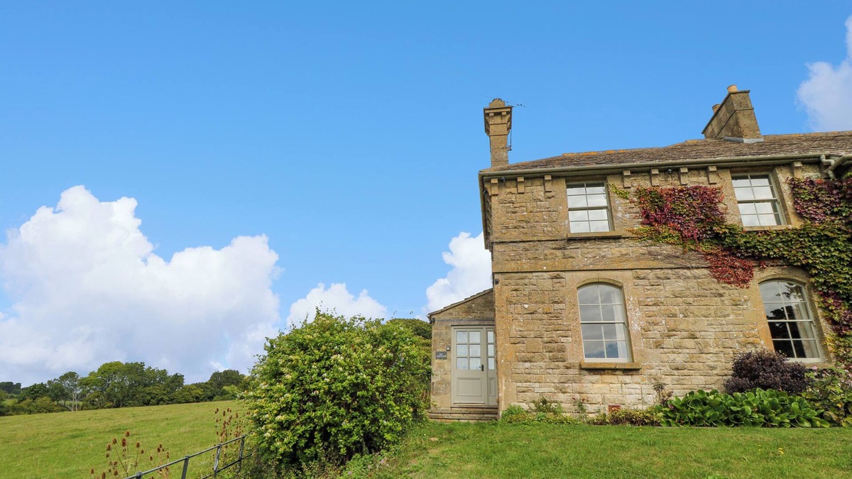 Biddestone Cottage | IVY COTTAGE, pet friendly, character holiday cottage in Colerne