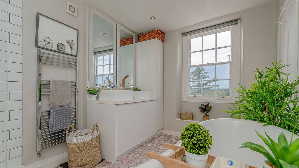 Chester Cottage | IVY COTTAGE, pet friendly, character holiday cottage in Chester