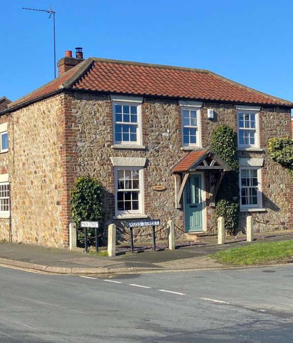 Skipsea House | Ivy House, three bed cottage, parking garden