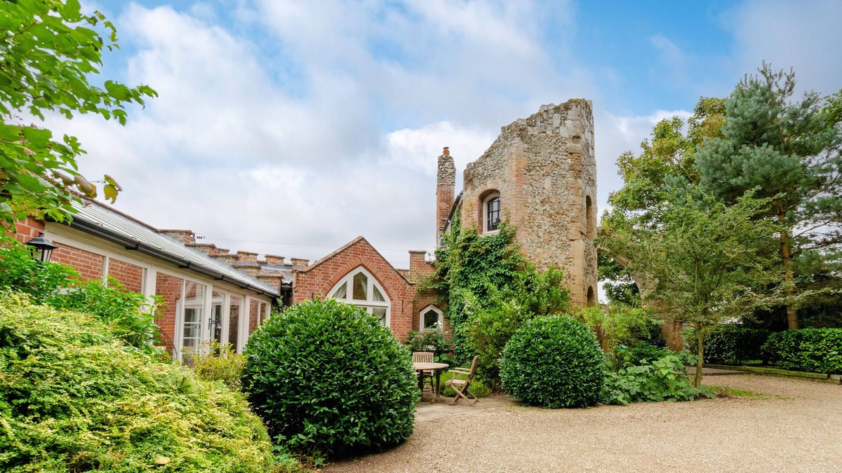 Woodbridge House | Ivy Lodge - Two Bedroom House, Sleeps 4