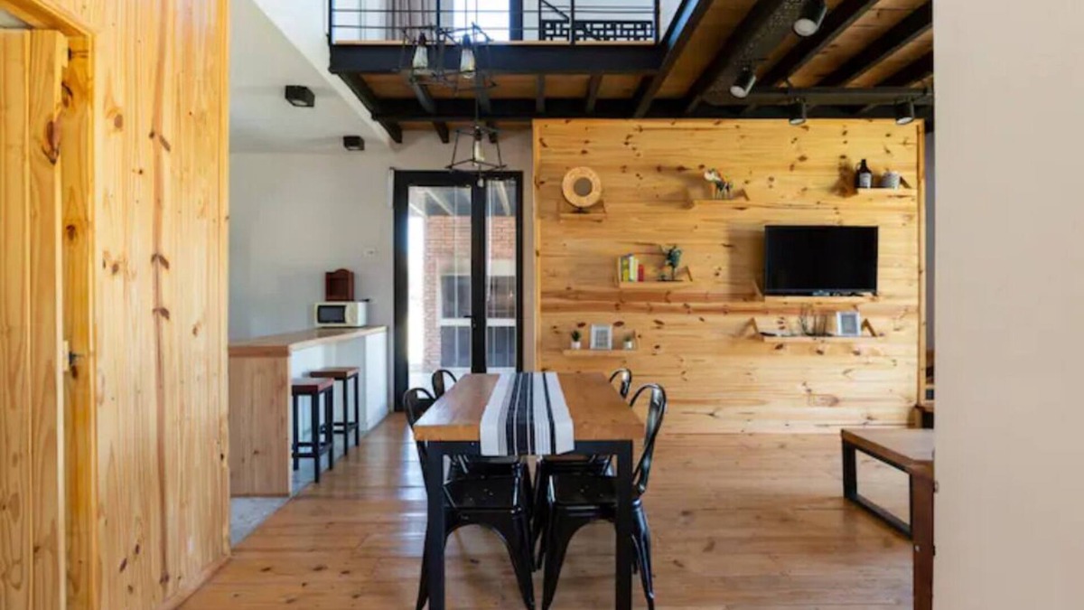 Dr. Enrique Zarate House | Iwoka Country Loft. Two-story property, with swimming pool, fully equipped!