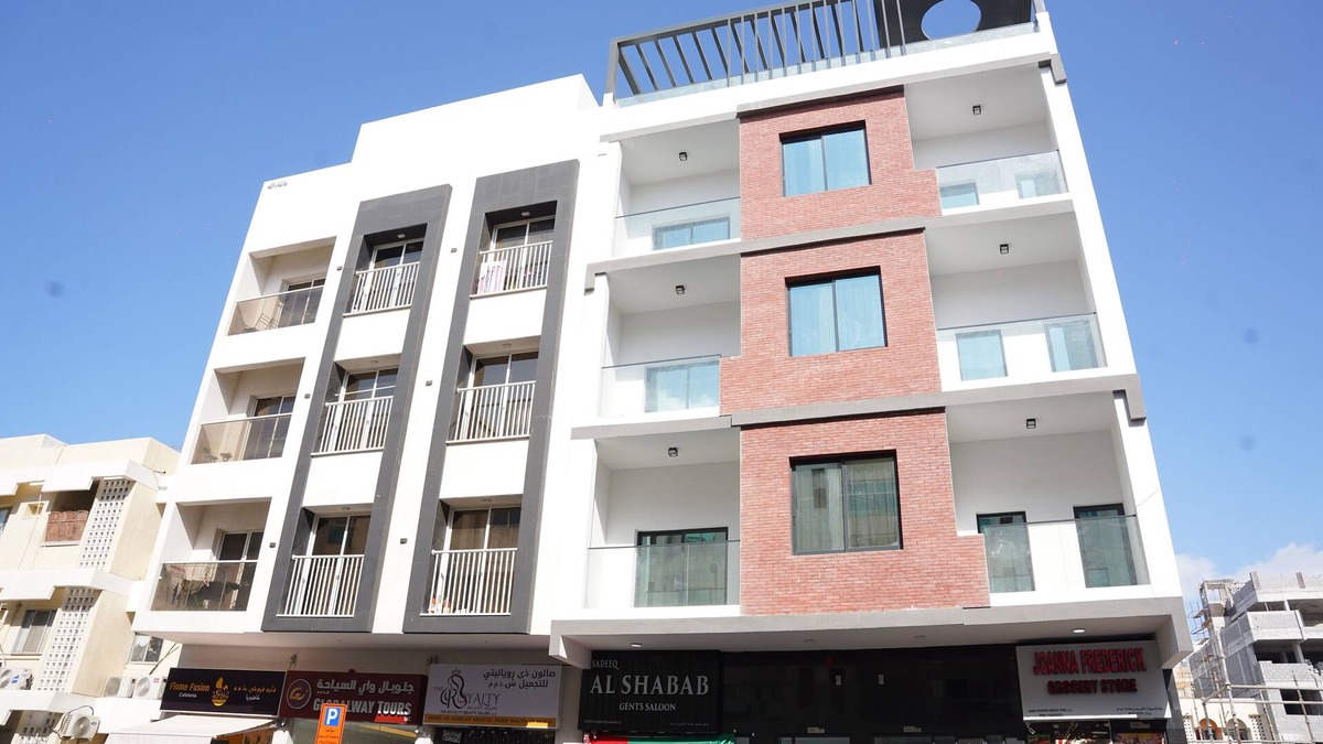 Al Quoz Apartment | Iza 1 Rose 106