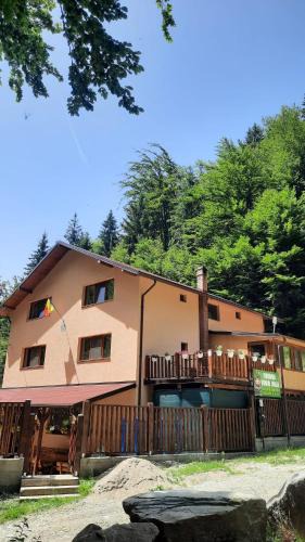 Petrosani House | Izvorul Maleii