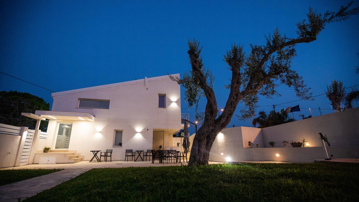 Pachino House | IzzHome Bella Vita Superior Room