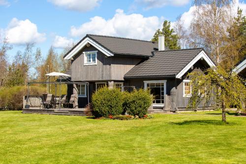 Valgeranna Villa | Jõeveere majutus