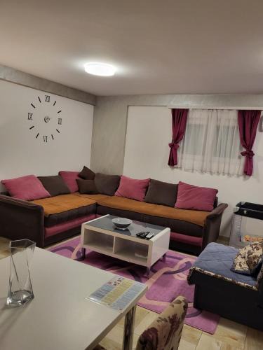 Trebesinj Apartment | J&B LUX Apartment