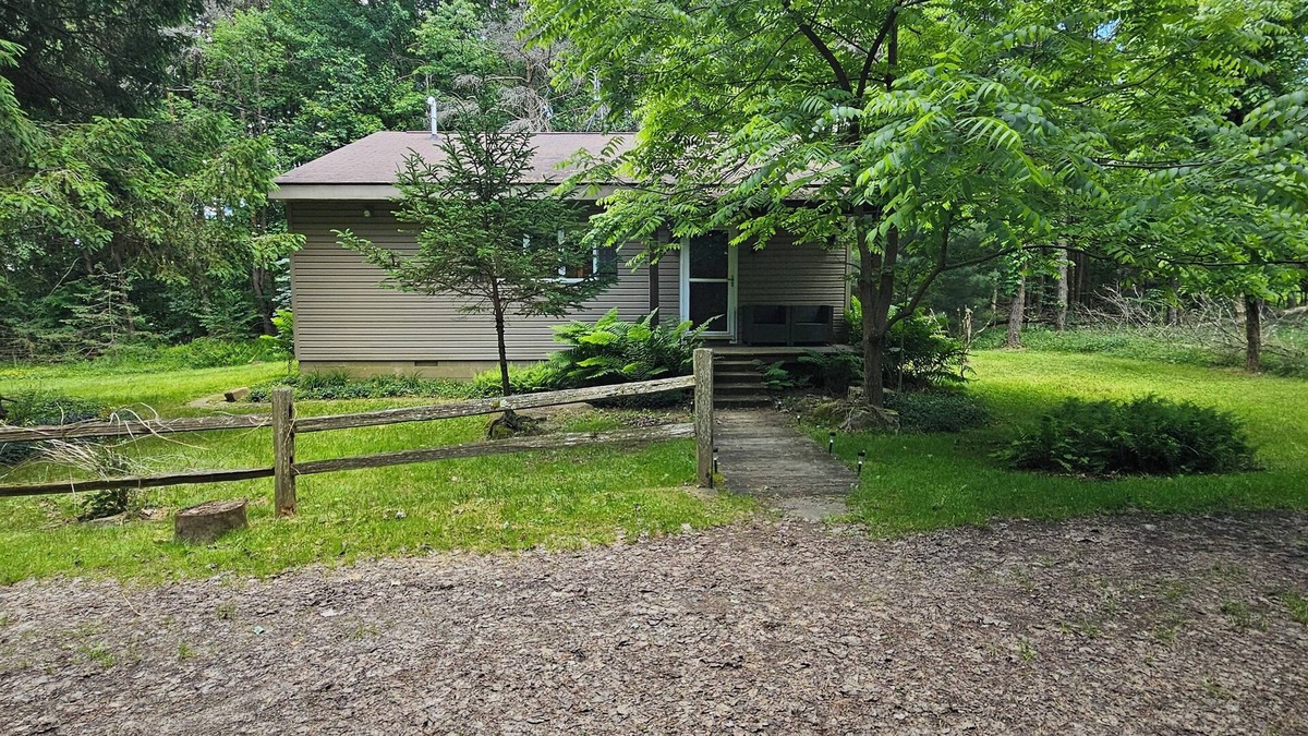 Russell Cabin | J&D Hand Crafted Cabin