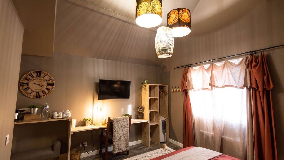Saint-Loup-de-Naud House | J&J Room - Exceptional accommodation near Provins. www.jj-accommodation.fr