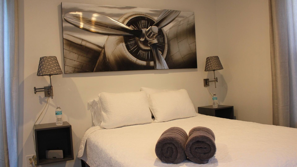 Lake Worth Apartment | J&J"s Chic Farmhouse Downtown Lake Worth Beach