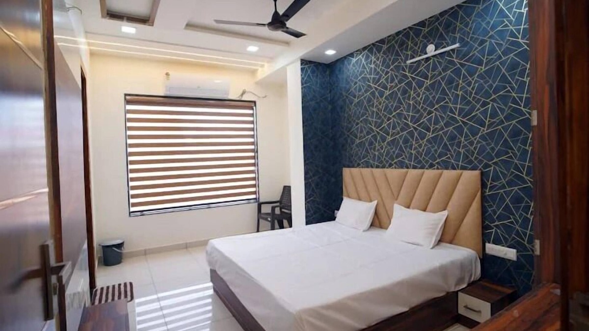 Shikohabad Hotel | J L Hotel