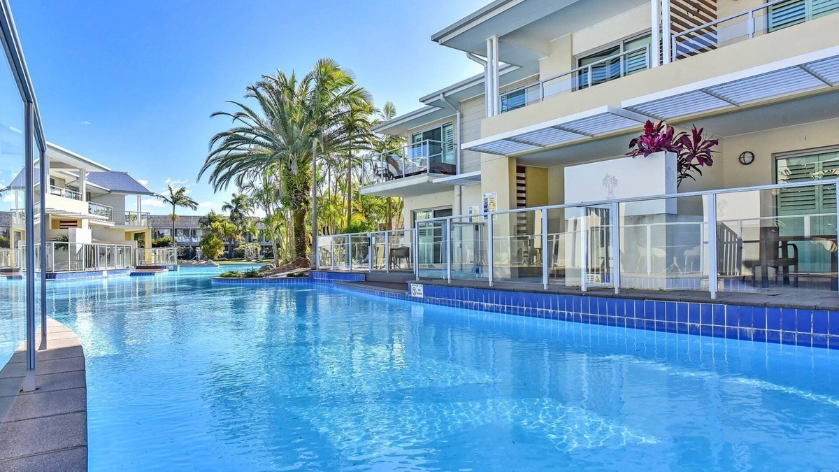 Salamander Bay Apartment | J's Resort Pacific Blue Swim Up