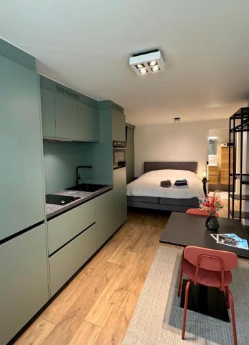 Brederode Apartment | J1 - Urban studio in Antwerp