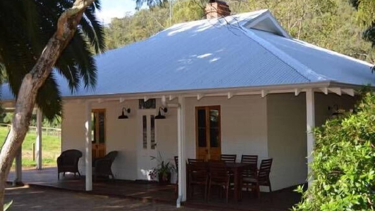 Bickley House | Jacarandas Cottage Bickley Valley