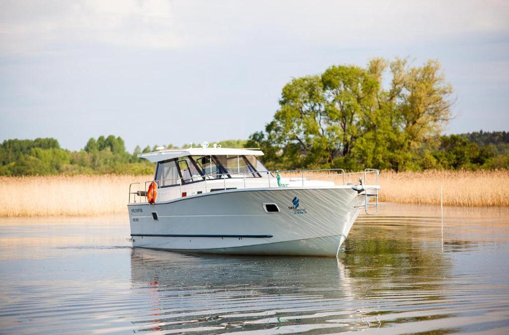 Wilkasy Boat Rental | Jacht motorowy Nautika 1300 VIP