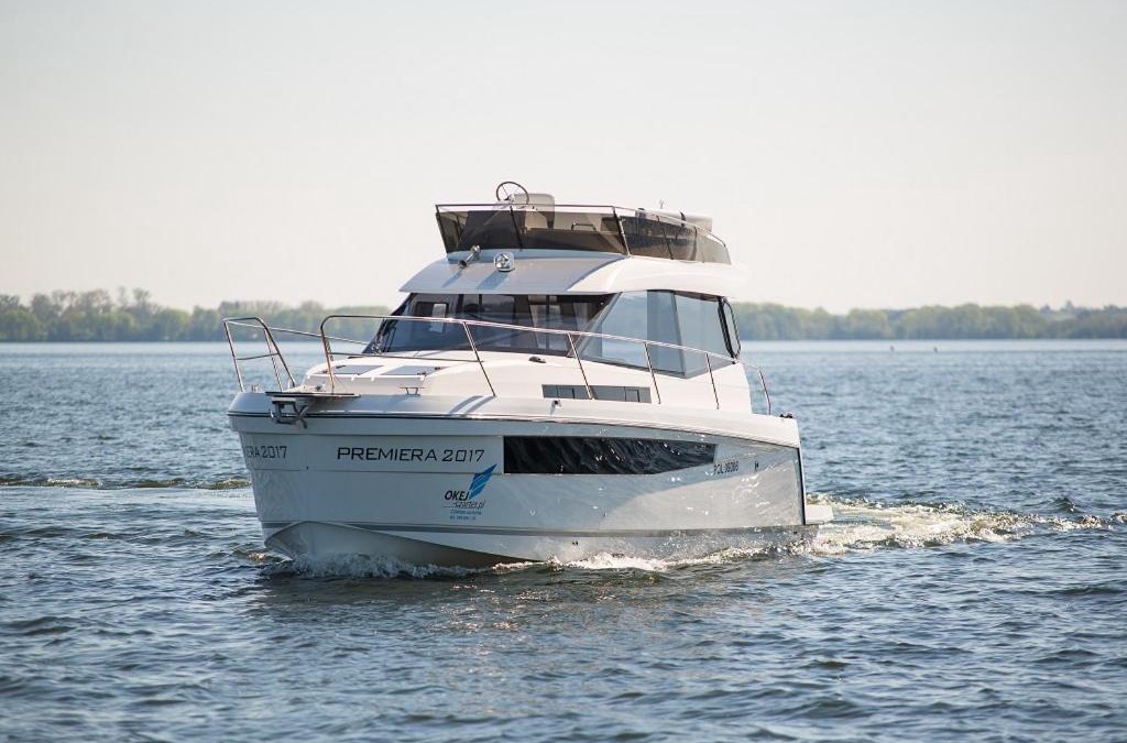 Wilkasy Boat Rental | Jacht motorowy Platinum 989 Flybridge