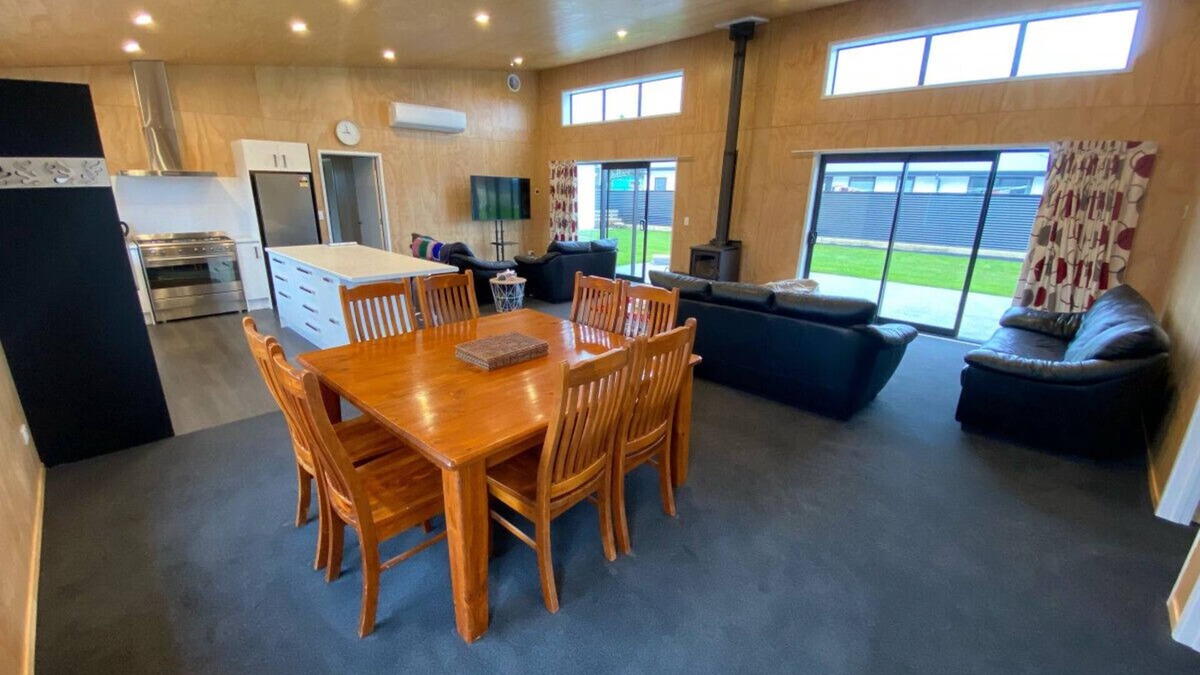 Twizel House | Jack Adamson Lodge, Twizel