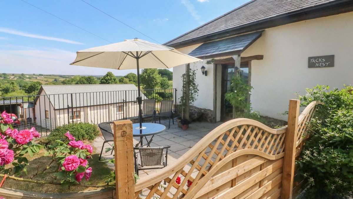 Ash Mill Cottage | JACK'S NEST, pet friendly, character holiday cottage in South Molton
