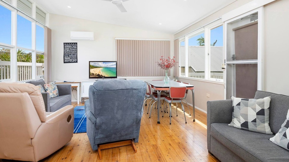 Gerringong House | Jack's Place - Cozy Retreat
