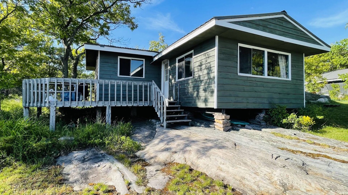 Carling Cottage | Jackpine Cottage - and the end of the end of the road, peace and quiet