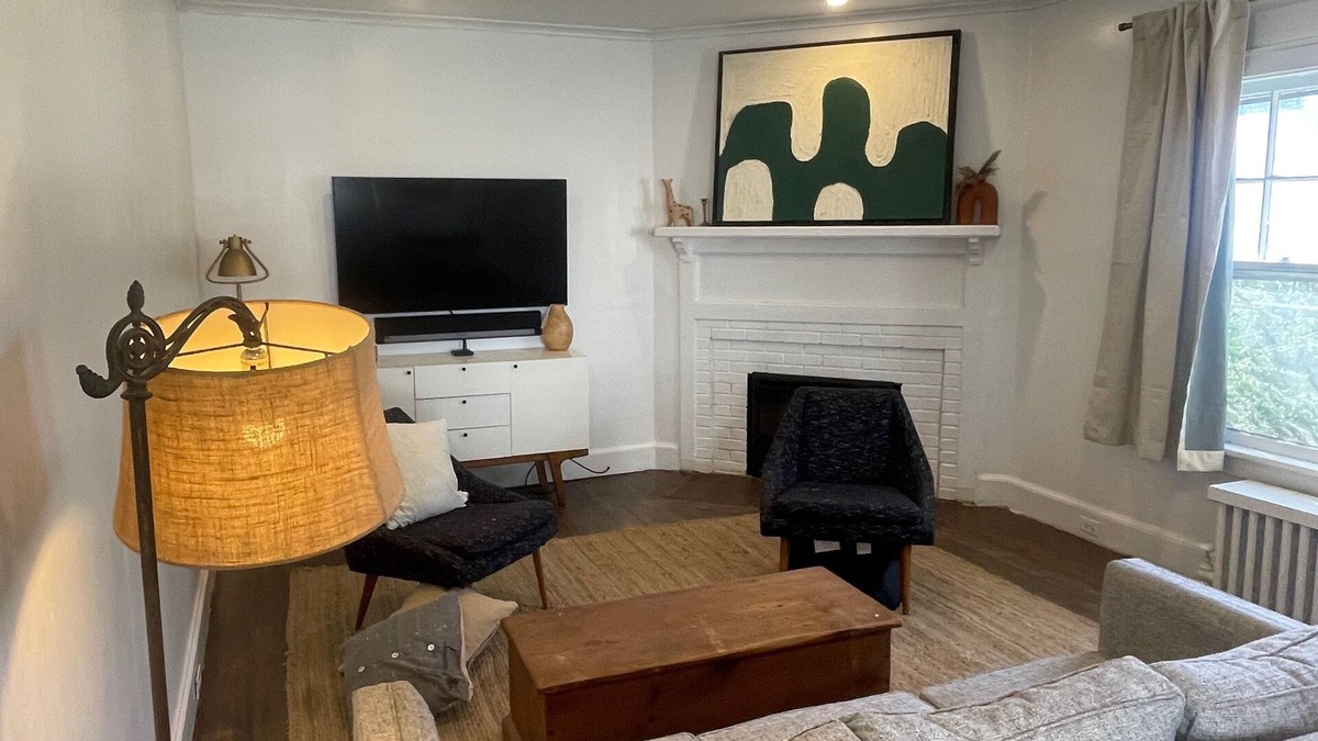 Middletown House | Jackson's House, mid-century modern retreat. Central location, spacious home